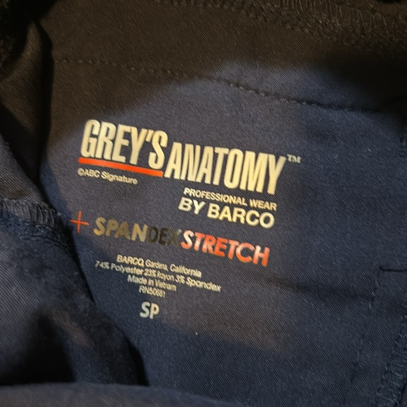 Greys anatomy scrubs - Picture 2 of 6